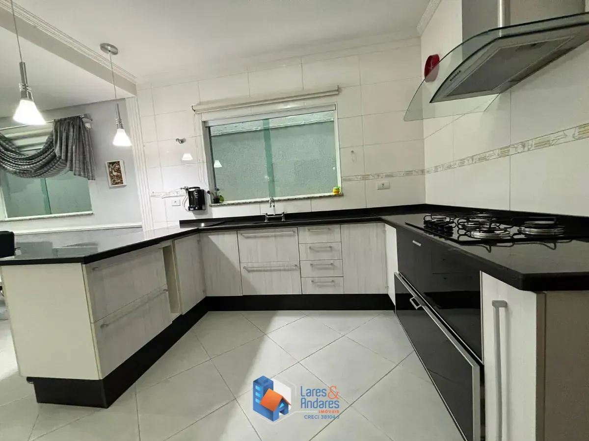 Imagem Sobrado para venda em Jardim Mangalot com 3 quartos, sendo 1 suíte, 193m²