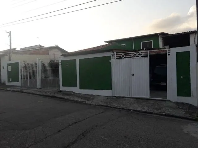 Foto do imóvel Casa à venda 5 Quartos, 6 Vagas, 300M², Esplanada Independência, Taubaté - SP