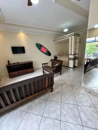 Imagem Vendo casa com 362 mts de área útil, piscina 4x7, barzinho de tijolinho e mármore + EDÌCULA com 2 dormitórios, banheiro Sistema de captação de energia própria fotovoltáica