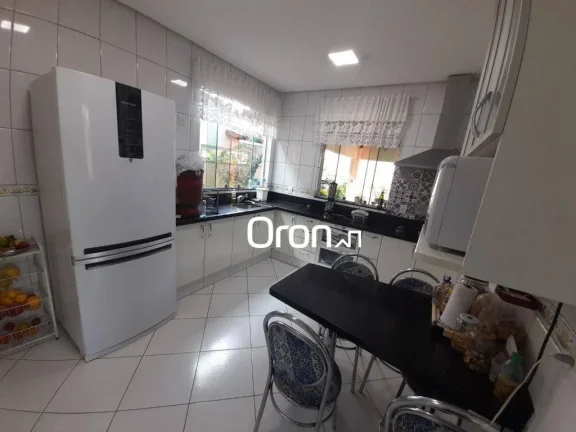 Imagem Sobrado à venda, 260 m² por R$ 1.690.000,00 - Portal do Sol I - Goiânia/GO