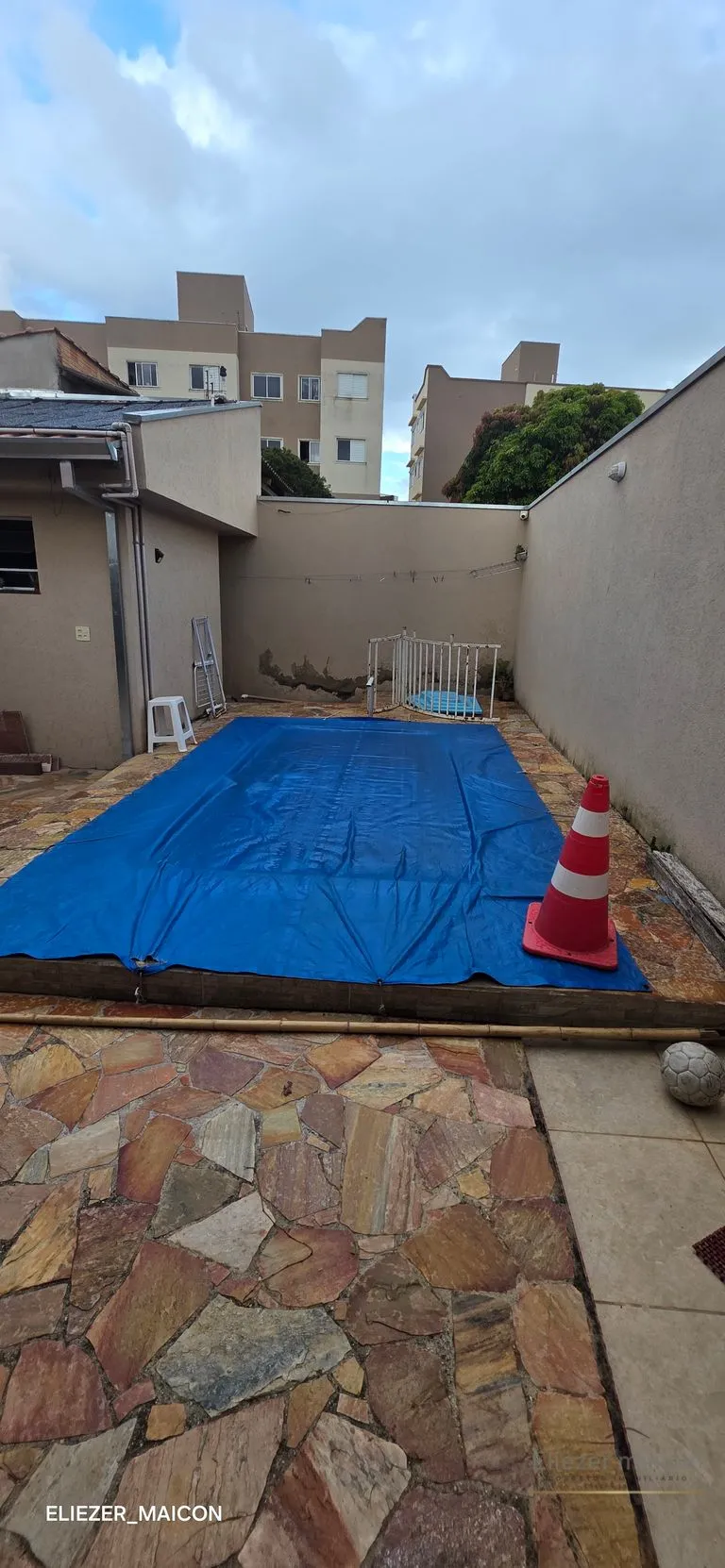 Imagem Casa à Venda com 4 quartos no bairro conjunto habitacional em Poços de Caldas