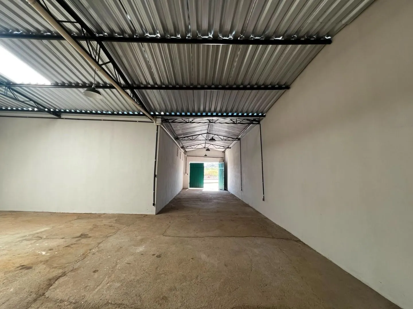 Imagem Galpão para alugar, 135 m² por R$ 1.850,00/mês - Sorriso - Patos de Minas/MG