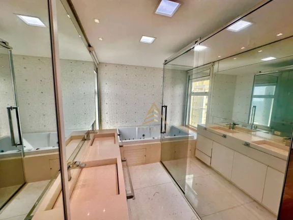 Imagem Cobertura com 4 dormitórios à venda, 400 m² por R$ 8.990.000,00 - Centro - Balneário Camboriú/SC