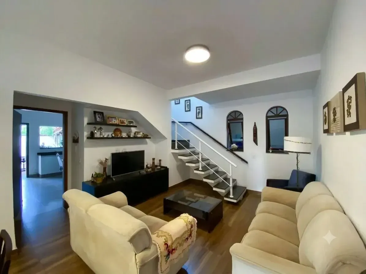 Casa de Vila com 4 Quartos à Venda, 220 metros em Vila Yara - Osasco