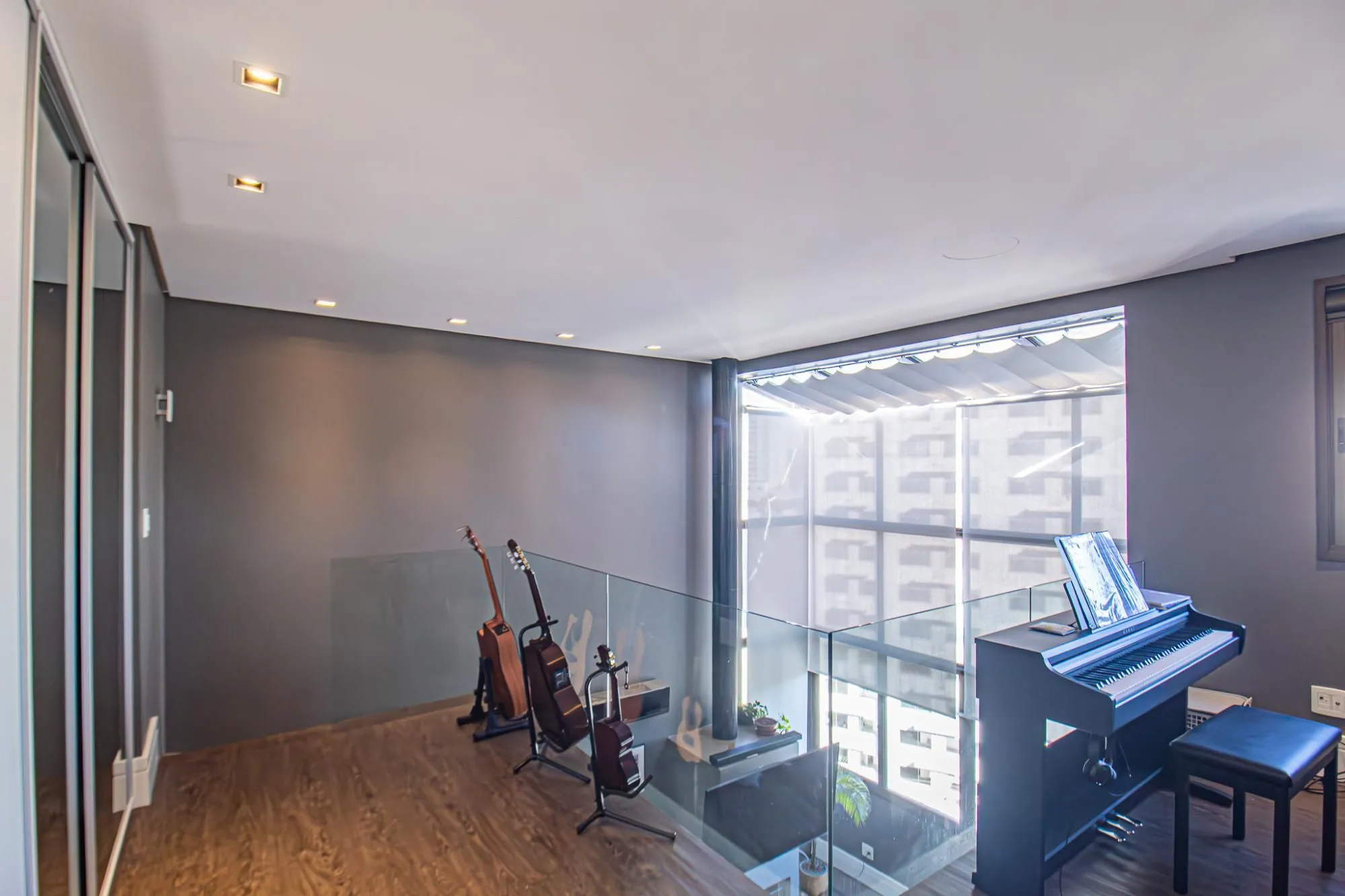 Imagem Apartamento Duplex, 1D com lareira no bairro Rio Branco