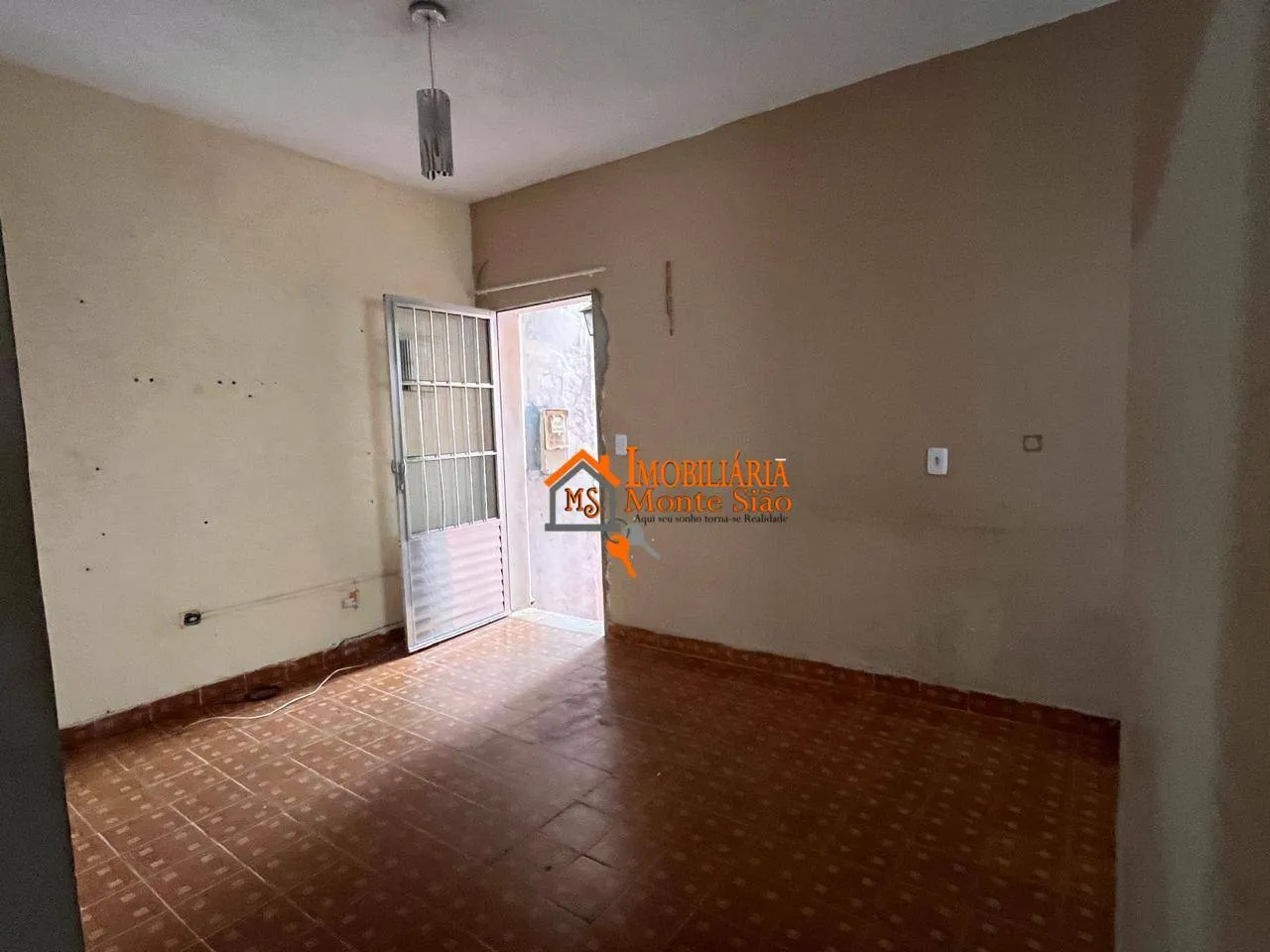 Imagem Casa com 3 dormitórios à venda, 200 m² por R$ 298.000,00 - Cidade Tupinambá - Guarulhos/SP