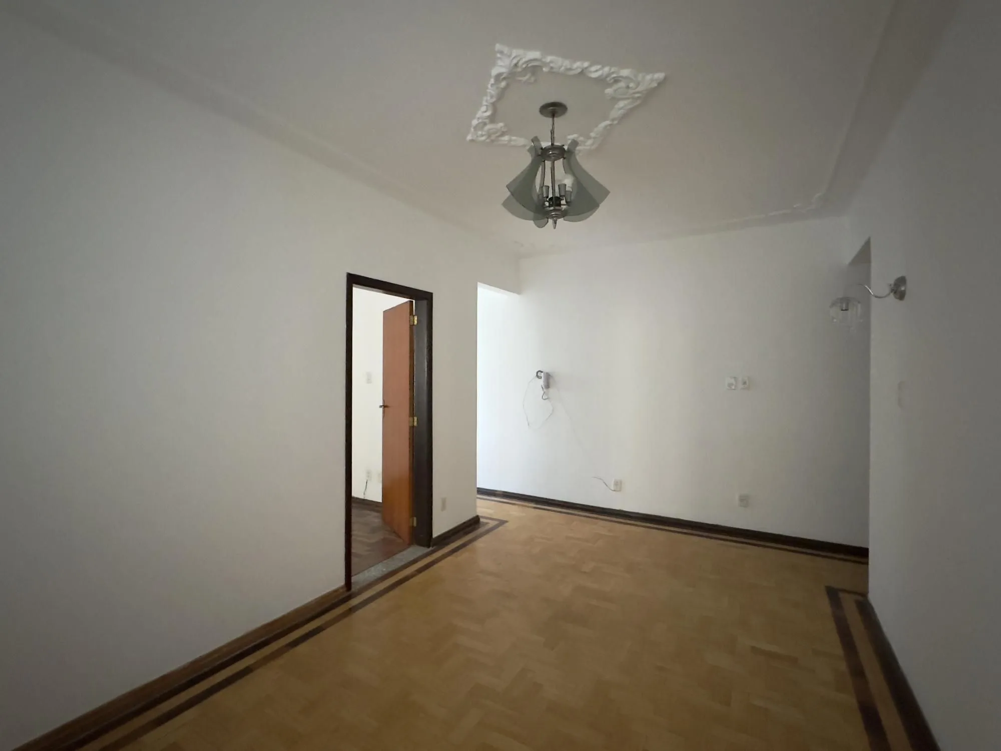 Imagem APARTAMENTO 2 DORMITÓRIOS TOTALMENTE REFORMADO NO CENTRO HISTÓRICO