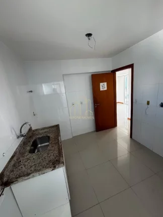 Imagem Apartamento vista mar com três quartos suíte armários planejados a venda em Piatã