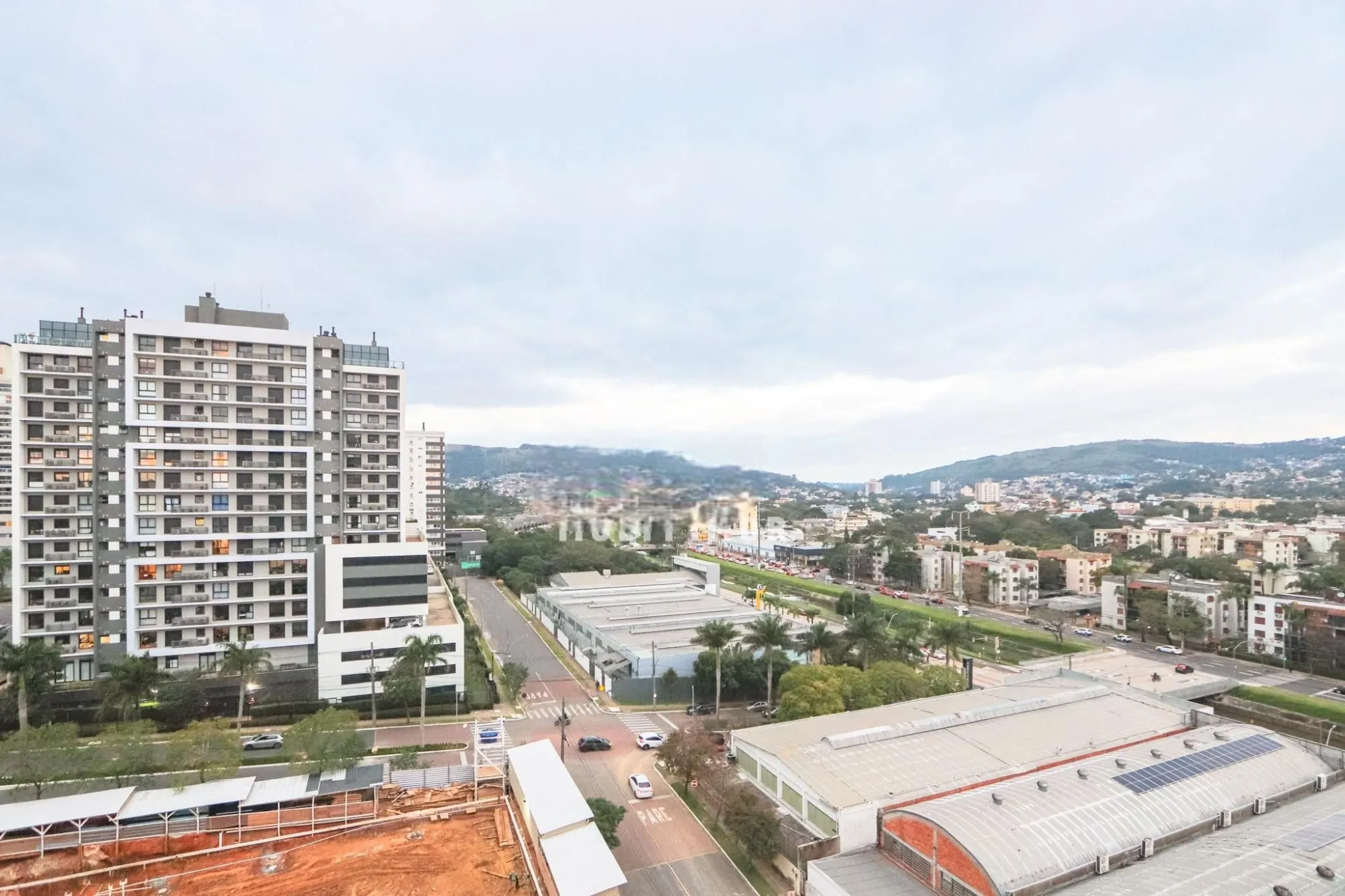 Imagem Apartamento semimobiliado e decorado no Central Parque | 127 m² | 3 suítes | 2 vagas