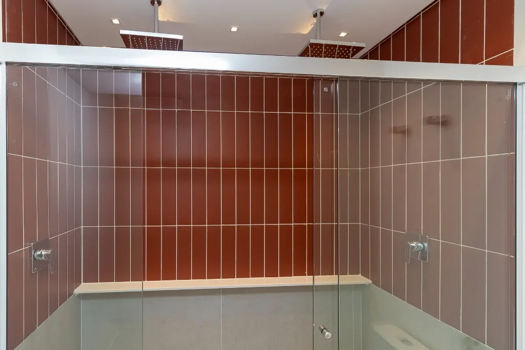 Imagem Apartamento à venda em Higienópolis, São Paulo-SP: 3 quartos, 2 suítes, 2 banheiros, 2 vagas, 230m² de área.