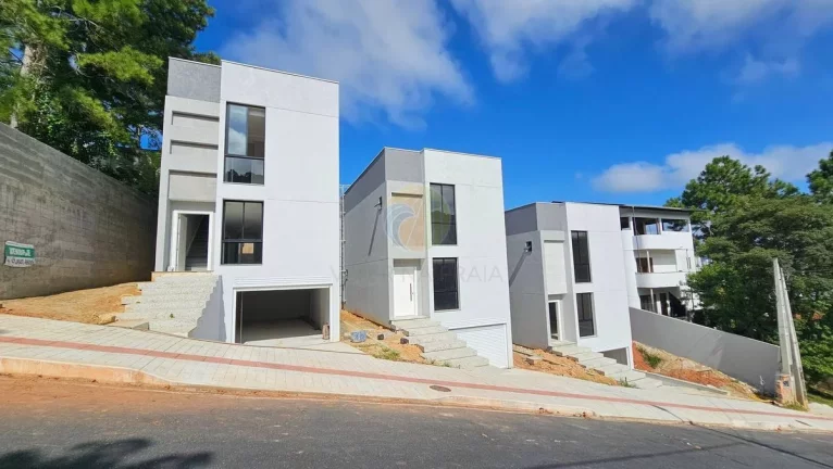 Foto do imóvel Casa Triplex Ariribá em Rua Macuco