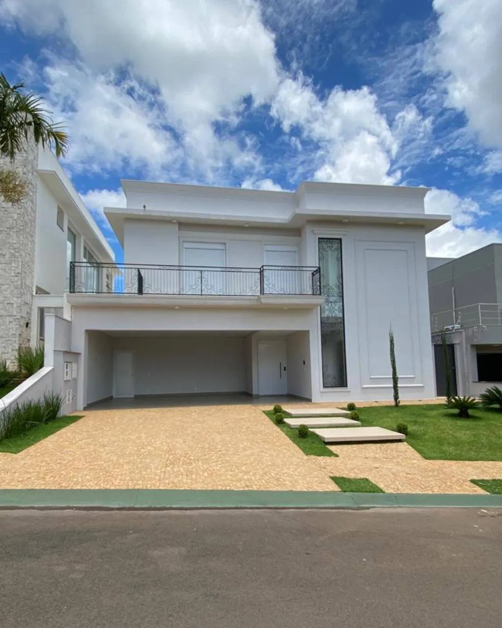 Imagem Casa à venda, Jardim Três Colinas, com 4 quartos, 306m2
