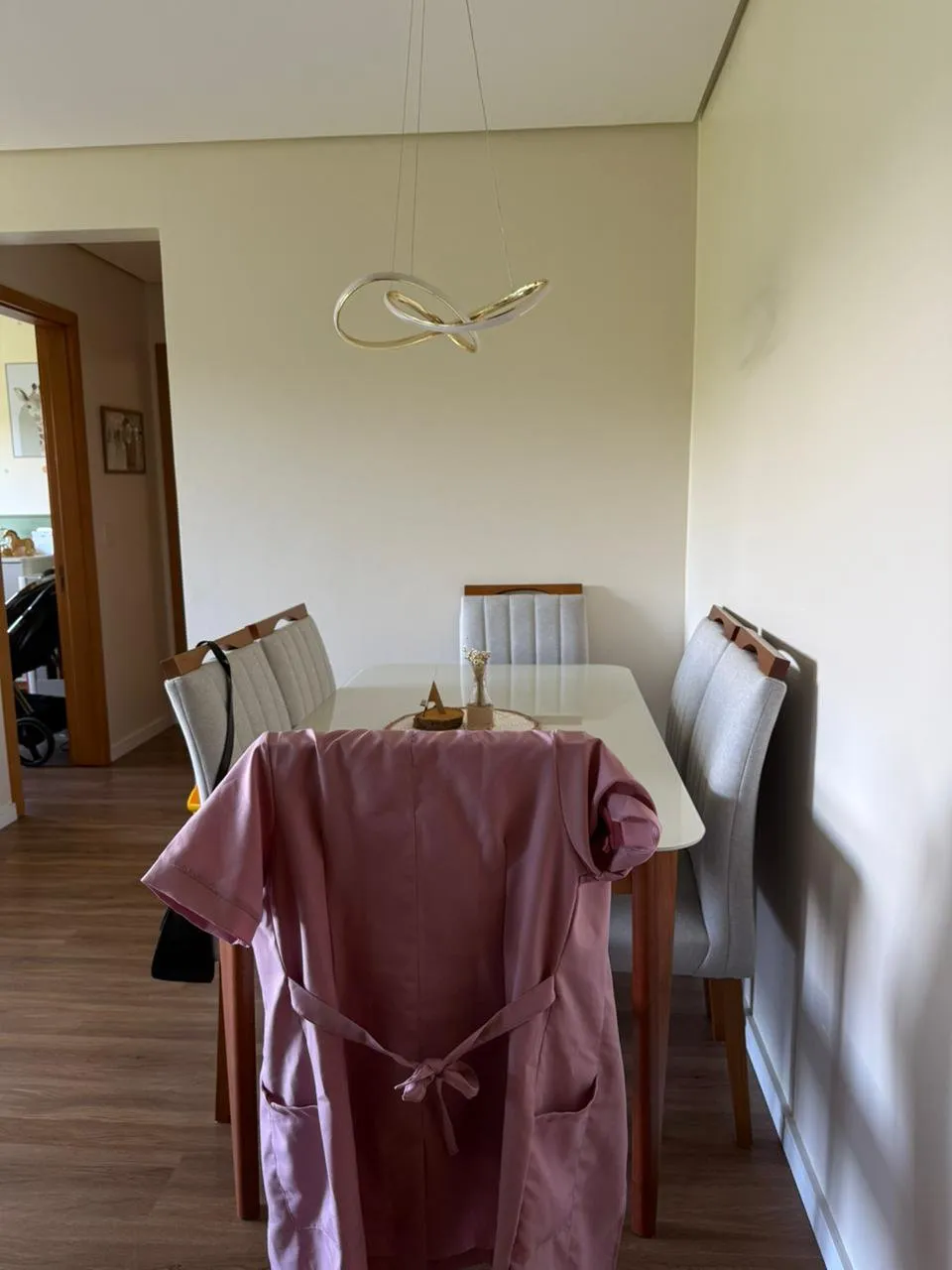 Imagem Apartamento c/ suíte e móveis sob medida à venda no Partenon.