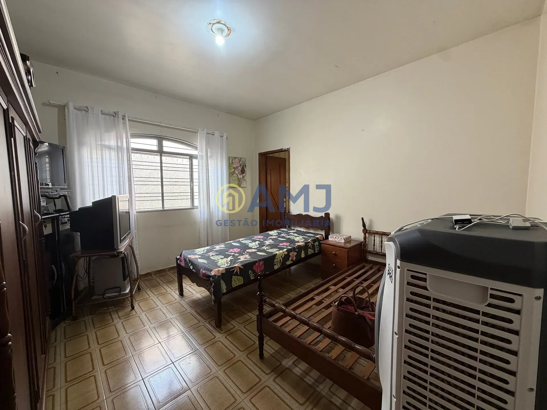 Imagem Casa à venda no Setor Sudoeste - Goiânia | Lote amplo com edícula completa