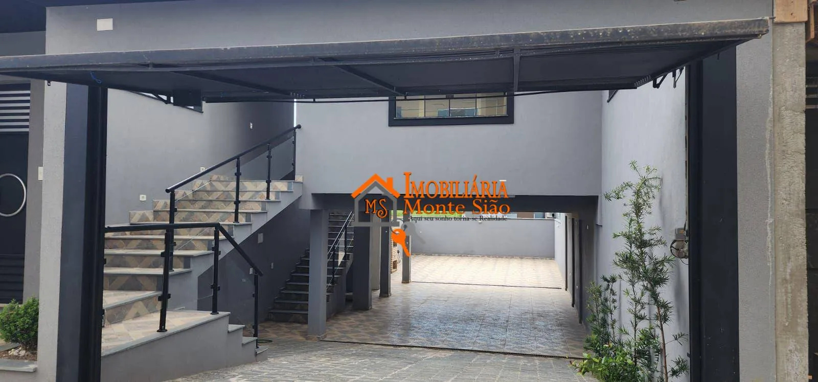 Imagem Sobrado com 3 dormitórios à venda, 186 m² por R$ 930.000,00 - Carmela III - Guarulhos/SP
