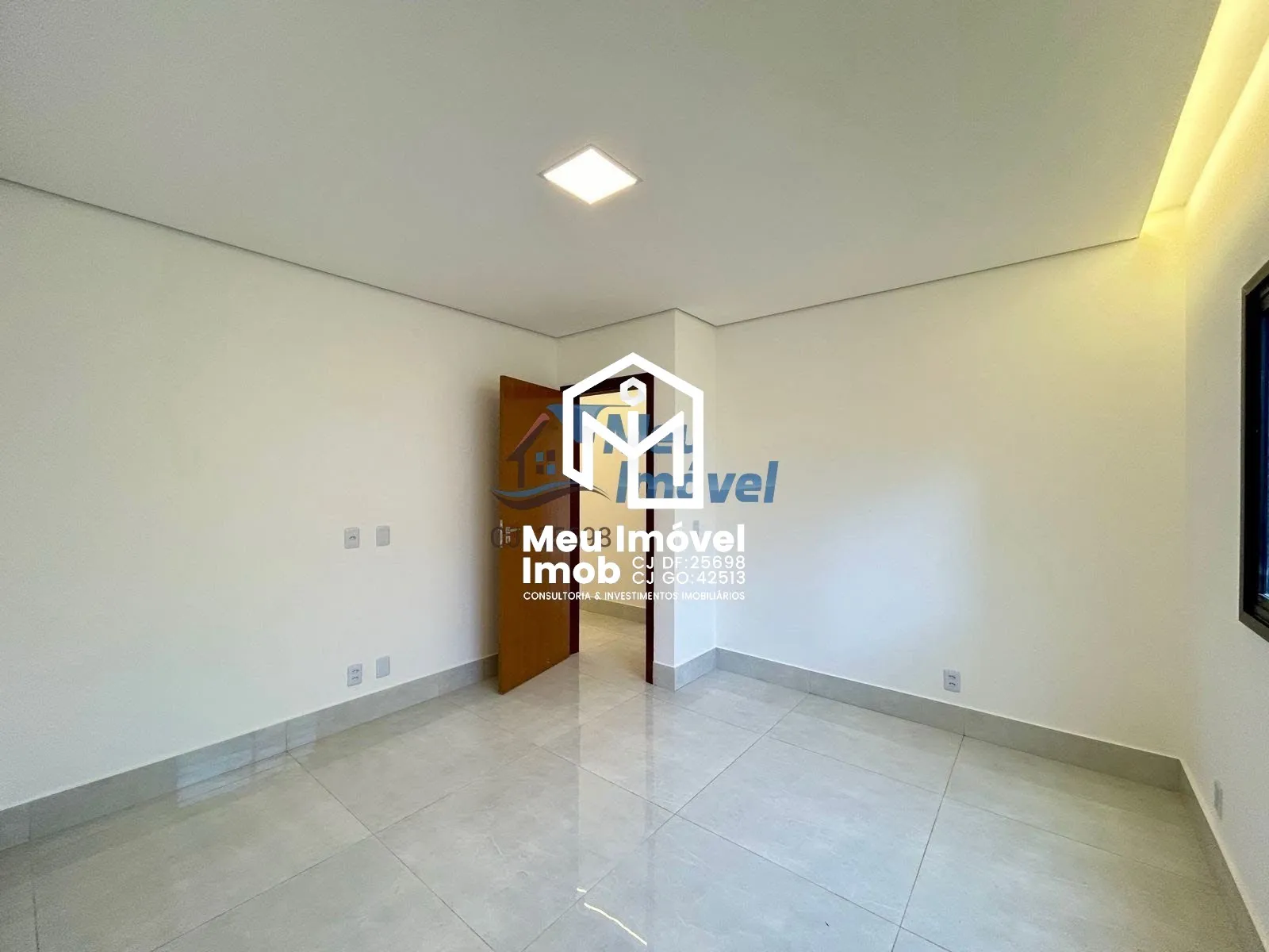 Imagem Casa 4 Quartos 2 Suítes 4 Vagas 300 m² Piscina Closet