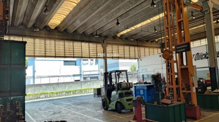 Imagem Oportunidade única: Galpão comercial à venda em Taboão da Serra-SP, Jardim Monte Alegre, com 100 vagas de garagem e 3.508,00 m² de área.