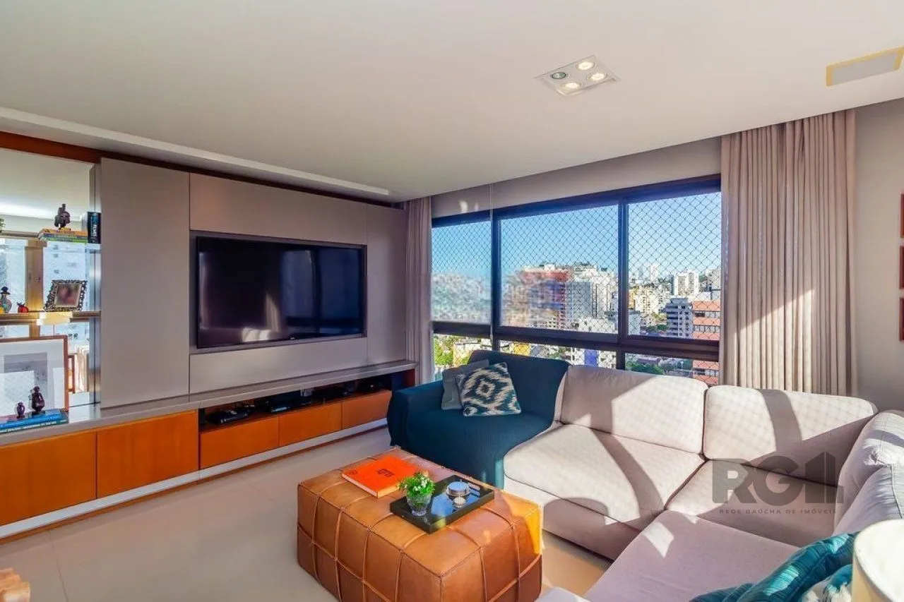 Imagem Apartamento localizado no bairro Passo da Areia em Porto Alegre/RS.