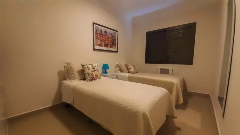 Imagem Pitangueiras - Próximo ao mar - 120 m² úteis - 2 vagas - Excelente localização.