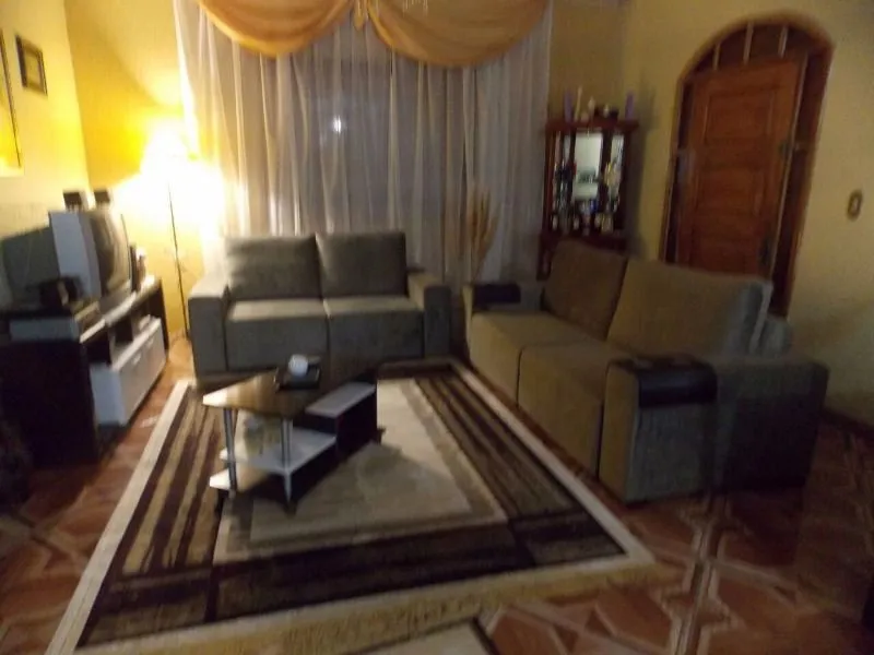 Imagem Casa para Venda - 150m², 2 dormitórios, 5 vagas - Ponta Grossa