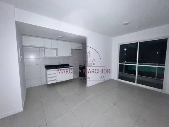 Imagem Apartamento quarto e sala, varanda grande, 1 vaga, 1 quadra do mar