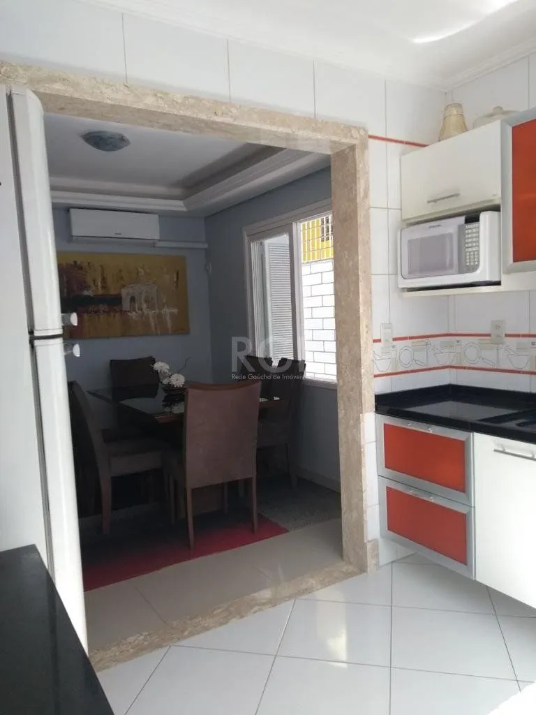 Imagem Casa para Venda - 249.86m², 3 dormitórios, sendo 1 suites, 4 vagas - Medianeira