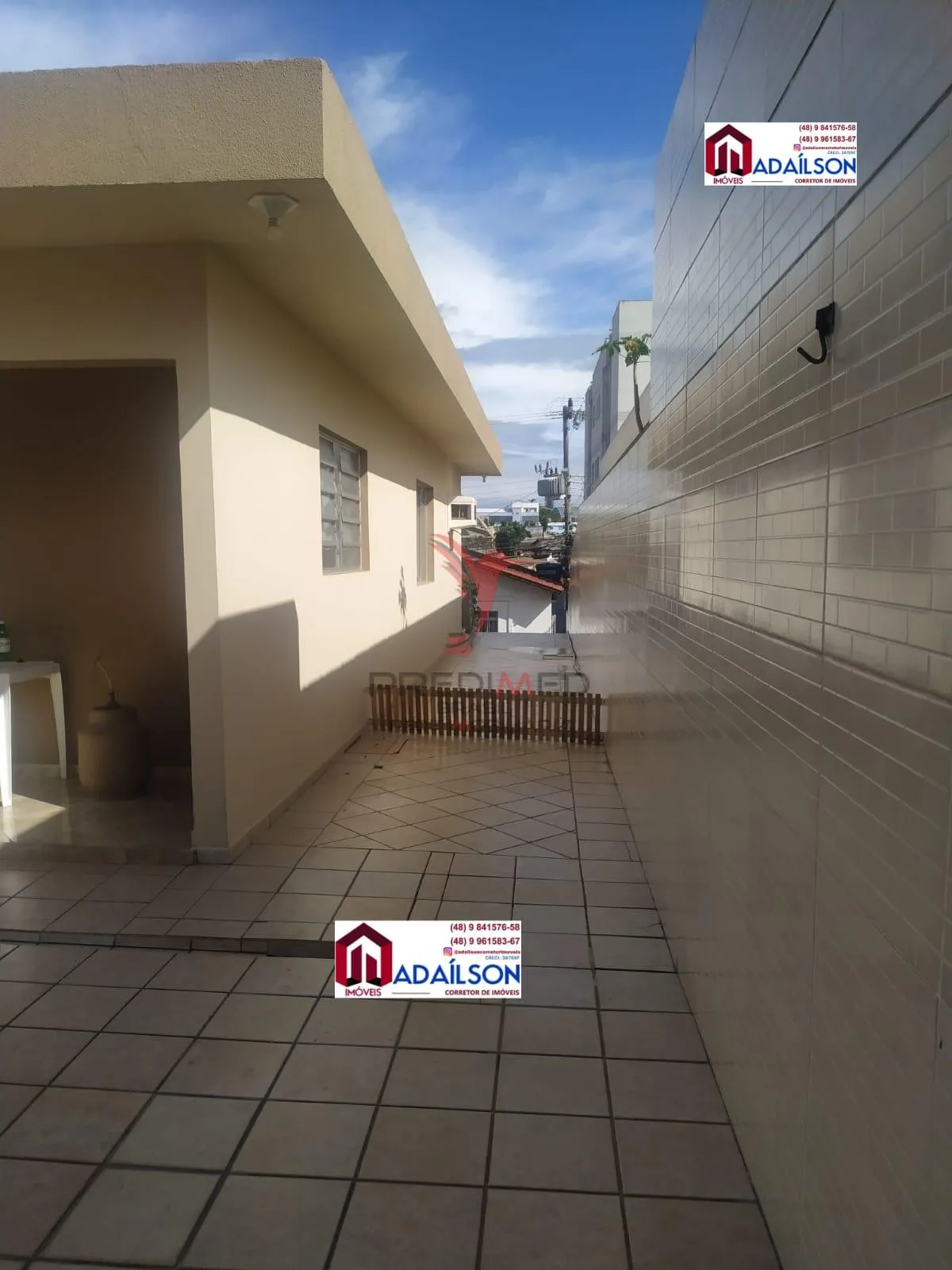 Imagem CASA A VENDA EM SÃO JOSÉ SC, BARREIROS, 3 DORMITÓRIOS, 1 SUÍTE + EDÍCULA COM CHURRASQUEIRA