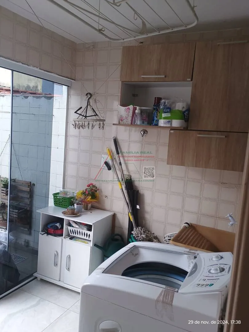 Imagem Sobrado à Venda, no jardim Itapemirim, Centro de Itaquera, com 03 Dormitórios, 01 Vaga de Garagem. com Edícula e quintal nos fundos.