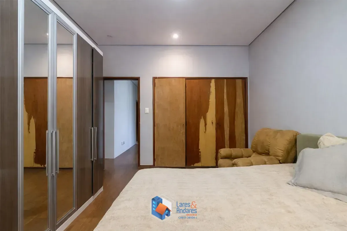 Imagem Sobrado para venda em Vila Madalena com 4 quartos, sendo 2 suítes, 299m²