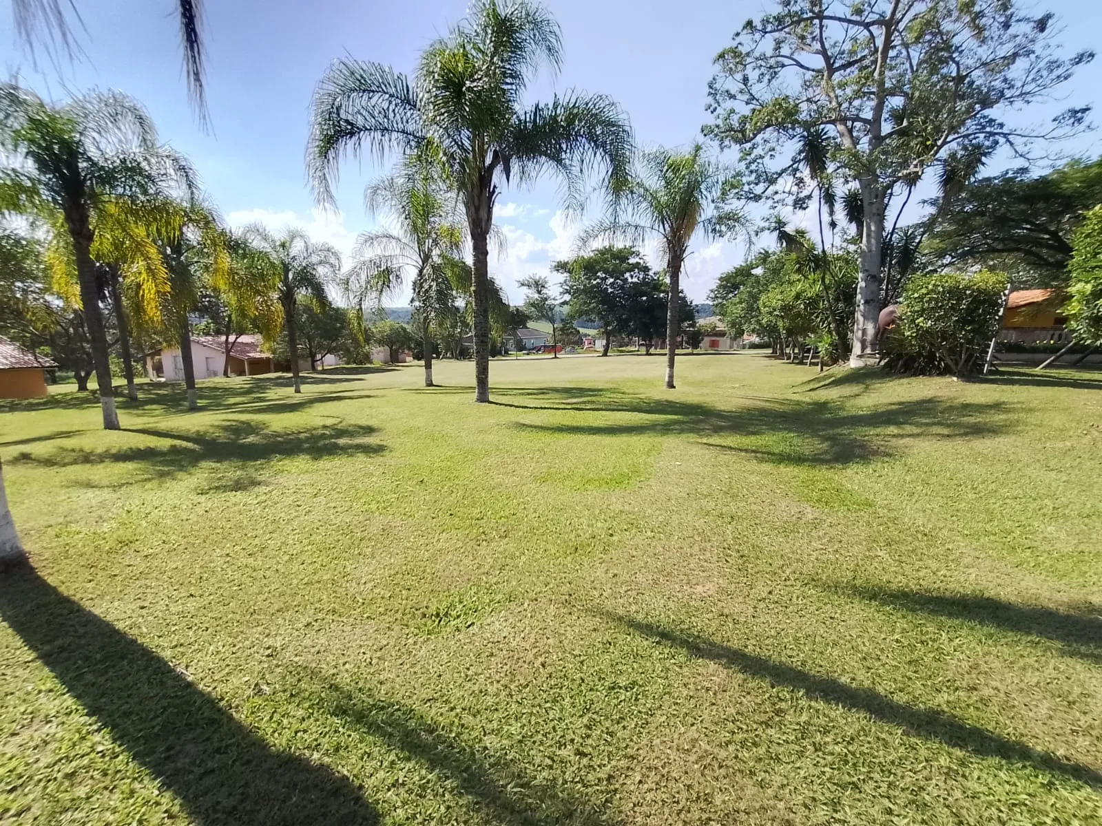 Imagem Terreno de 800m² com Vista para o Lago no Condomínio Village da Serra - Araçoiaba da Serra-SP