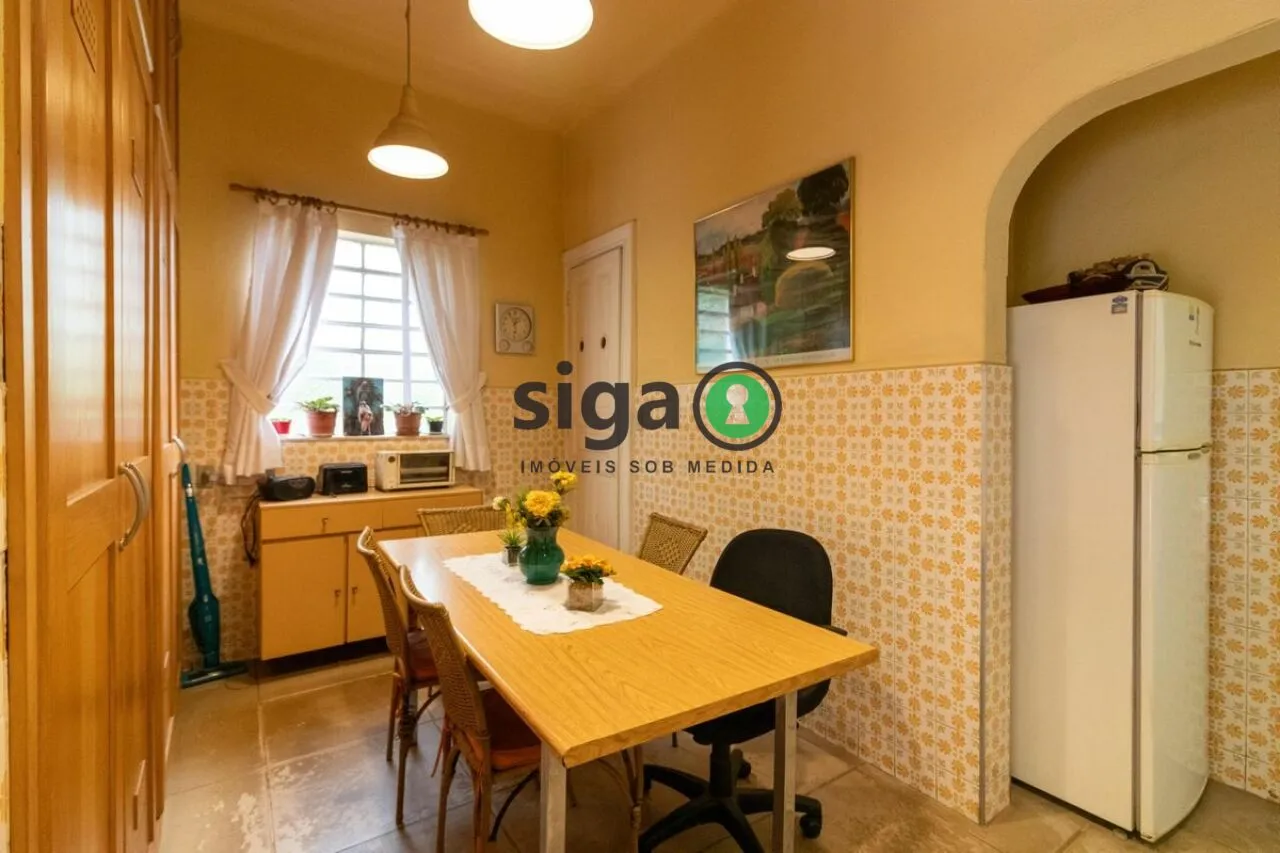 Imagem Casa Alto Padrão em Moema de 5 quartos com 8 vagas - 440m² à Venda.