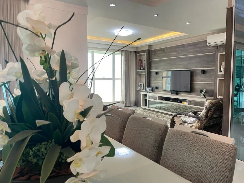 Imagem Apartamento à venda com 248m2 por R$ 6.490.000,00