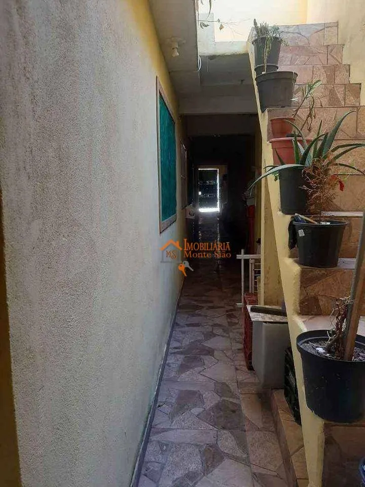 Imagem Sobrado com 4 dormitórios à venda, 125 m² por R$ 307.000,00 - Parque Santos Dumont - Guarulhos/SP