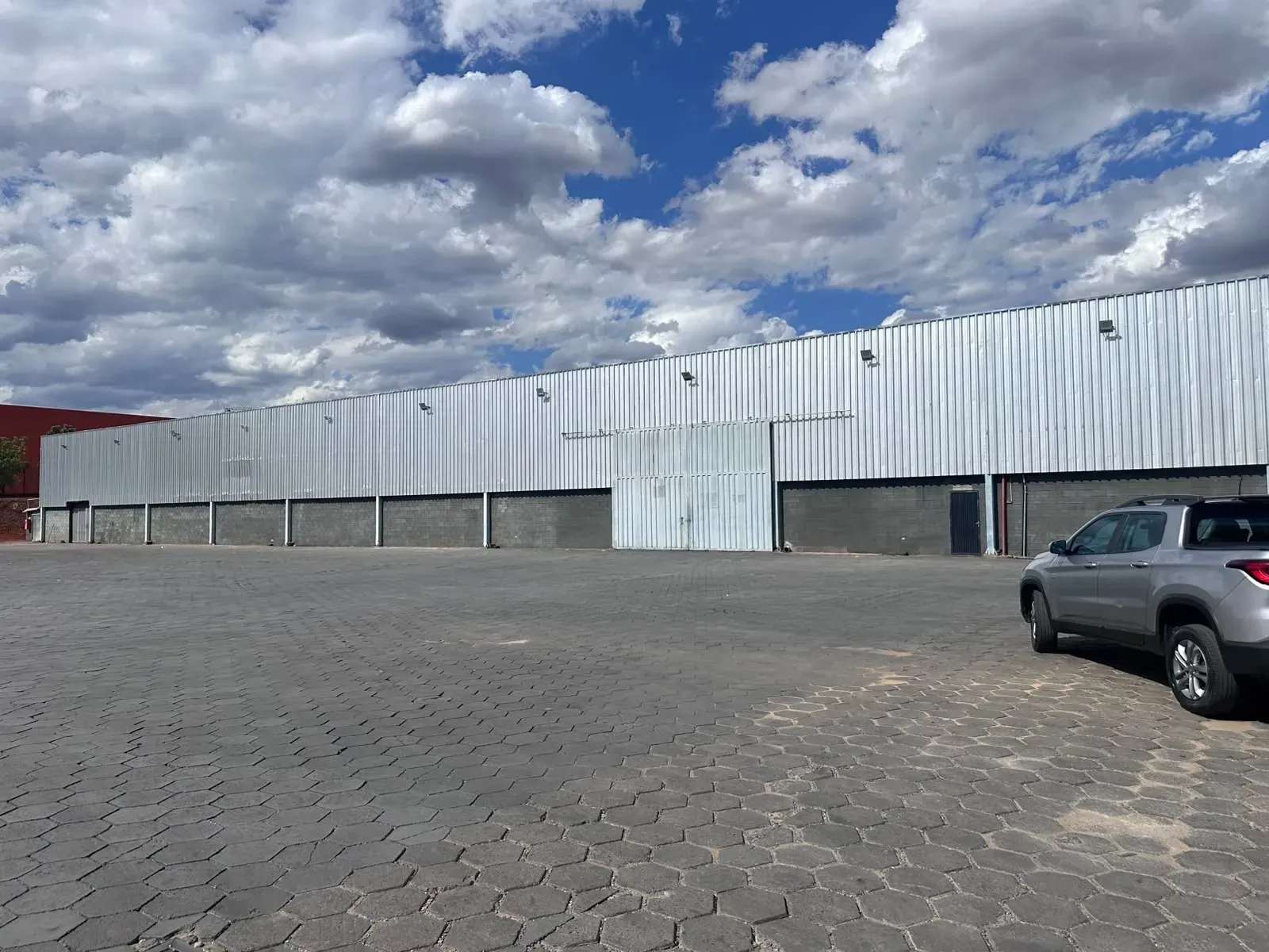 Imagem Galpão para Alugar, 2.570 m² em  - 