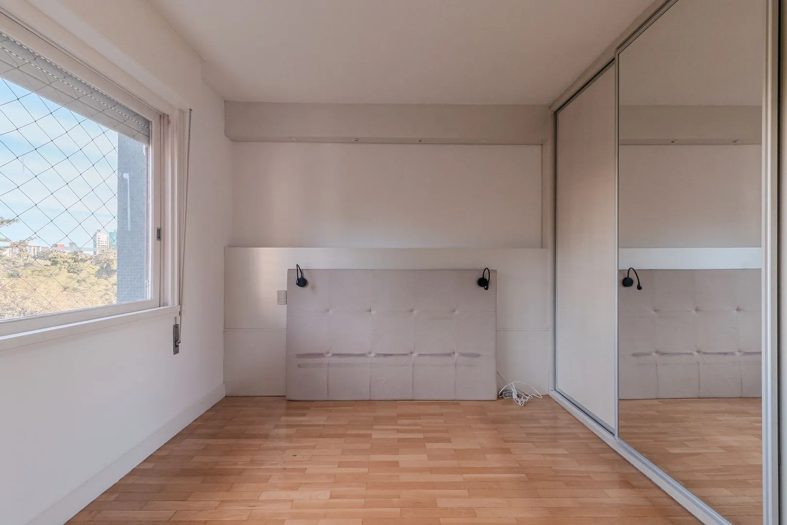 Imagem ️ MÁFFER IMÓVEIS ALUGA - APARTAMENTO 3 DORMITÓRIOS | 3 VAGAS | TOTALMENTE REFORMADO | MOINHOS DE VENTO