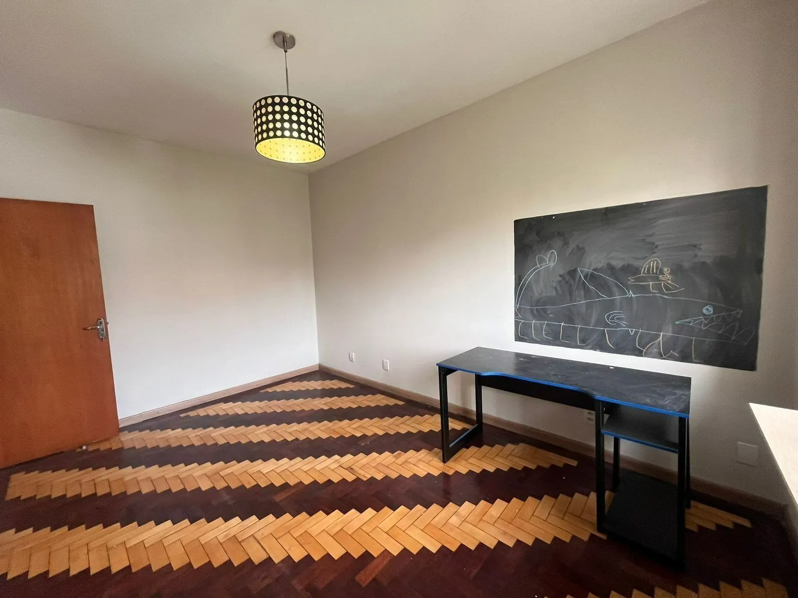 Imagem Apartamento de 3 dormitórios á venda no Bairro Rio Branco, Porto Alegre.
