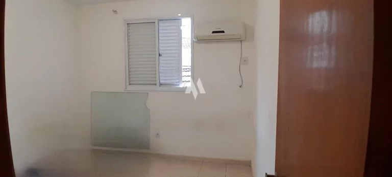Imagem Casa Sobreposta com 03 quartos (01 suíte) - Lavabo- Varanda Gourmet - Bairro Campo Grande