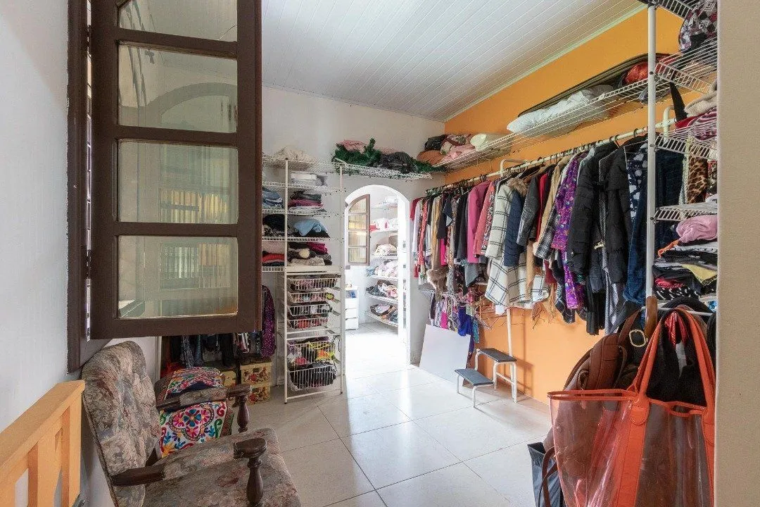 Imagem Casa para Venda - 380m², 3 dormitórios, sendo 1 suites, 3 vagas - Tristeza