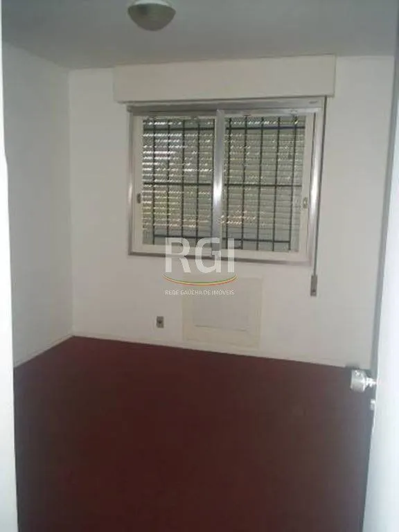 Imagem Casa para Venda - 250m², 3 dormitórios, 2 vagas - Petrópolis