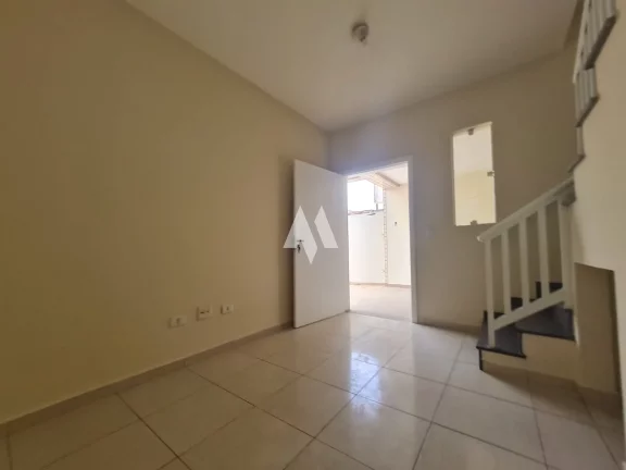 Imagem Sobrado Triplex , Recém Construído, 2 suítes , 2 vagas de garagem , Quintal e no Valor justo!