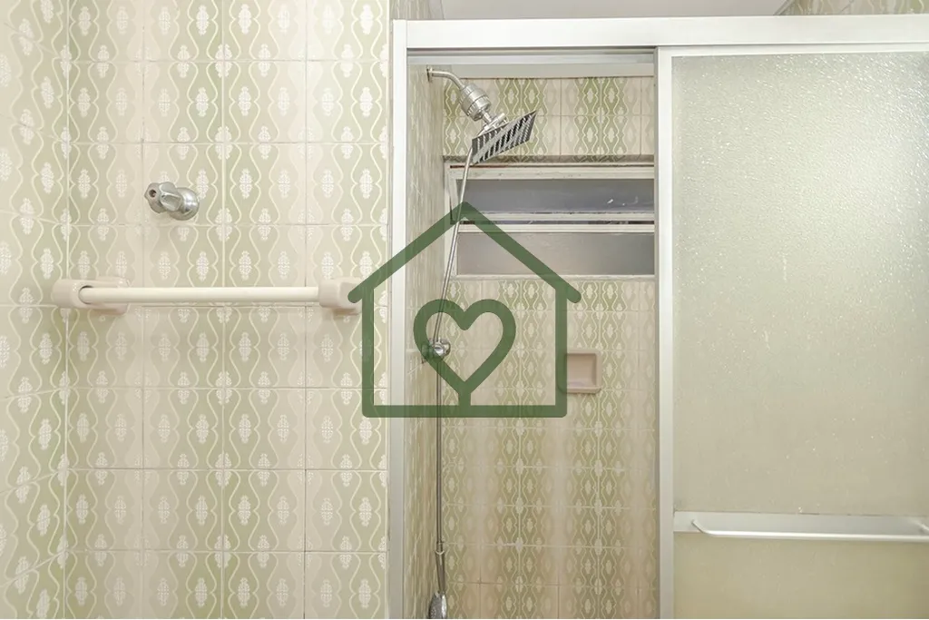 Imagem Descubra o seu novo lar em Porto Alegre! Este excelente apartamento de 130 metros quadrados, localiz...