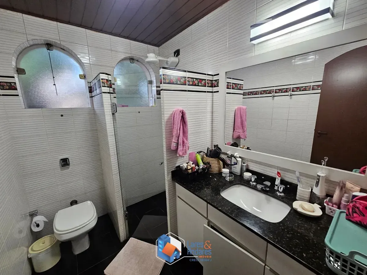 Imagem Sobrado para venda em Interlagos com 4 quartos, sendo 2 suítes, 330m²