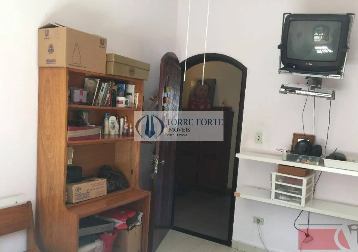 Imagem Casa com 3 dormitorios 1 suite 12 vagas de garagem na Vila Ema.