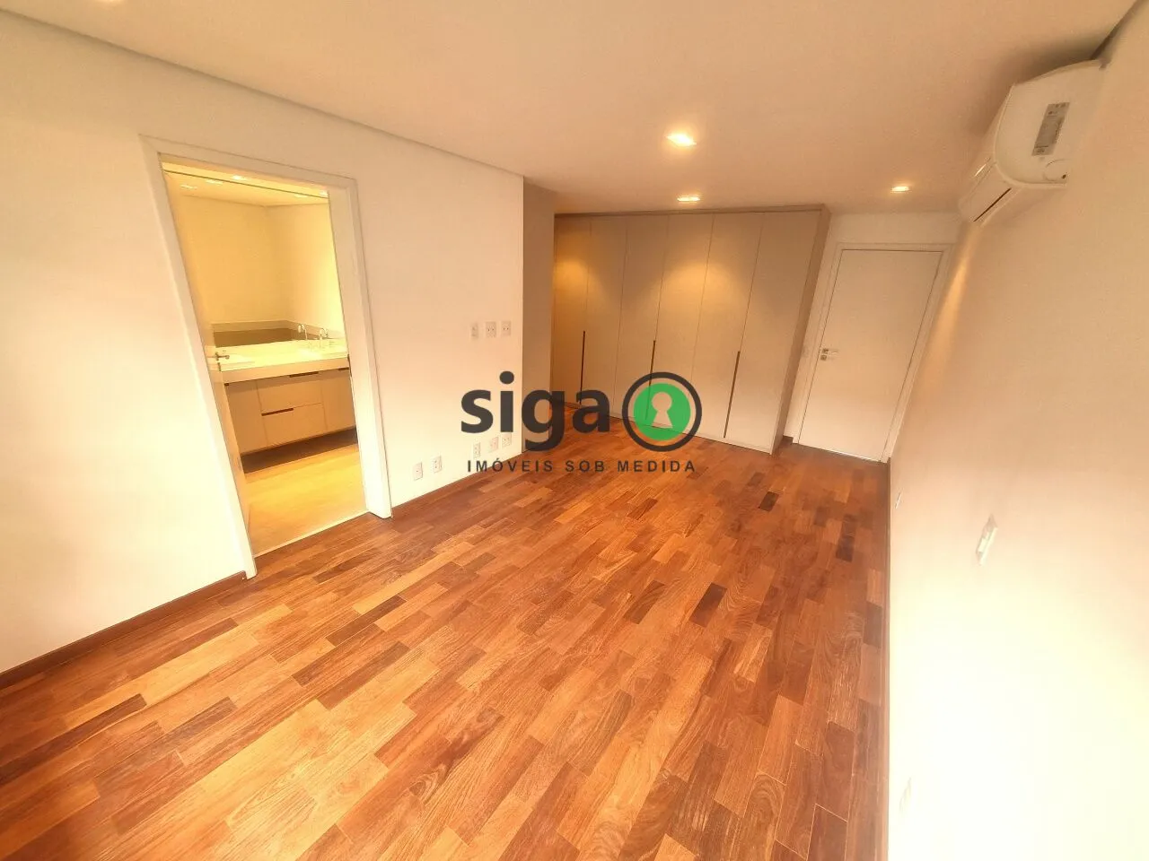 Imagem Casa em Condomínio a venda com 4 Quartos no Alto da Boa Vista.