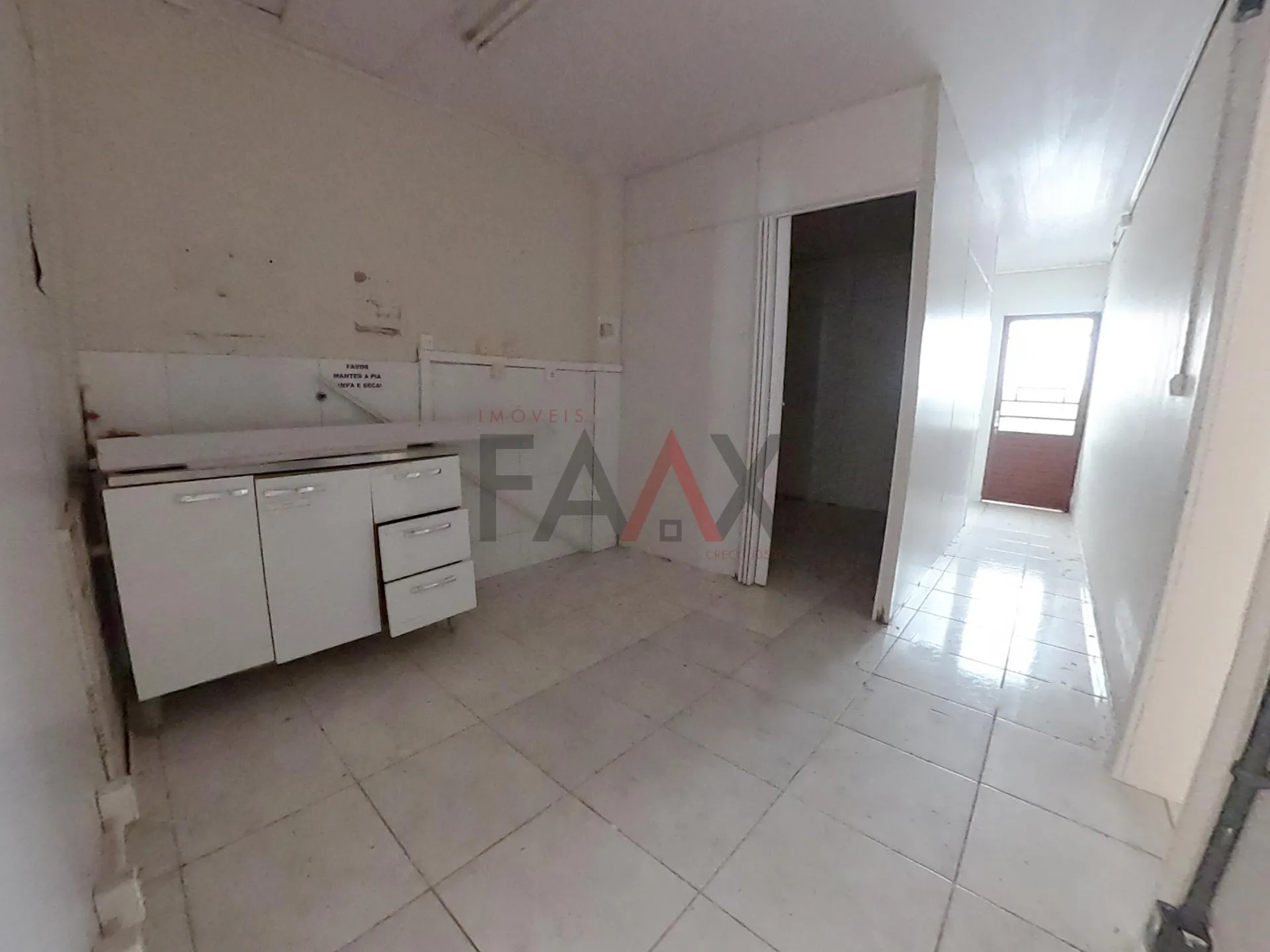 Imagem Sala comercial de próximo ao Hospital São Vicente no centro em Guarapuava - PR