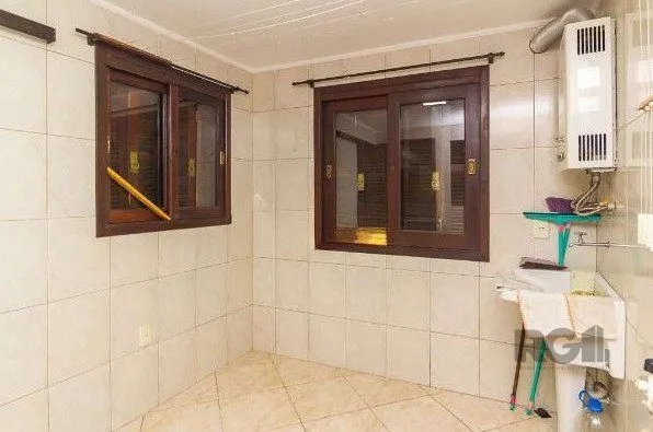 Imagem Casa para Venda - 167m², 3 dormitórios, sendo 1 suites, 7 vagas - Hípica