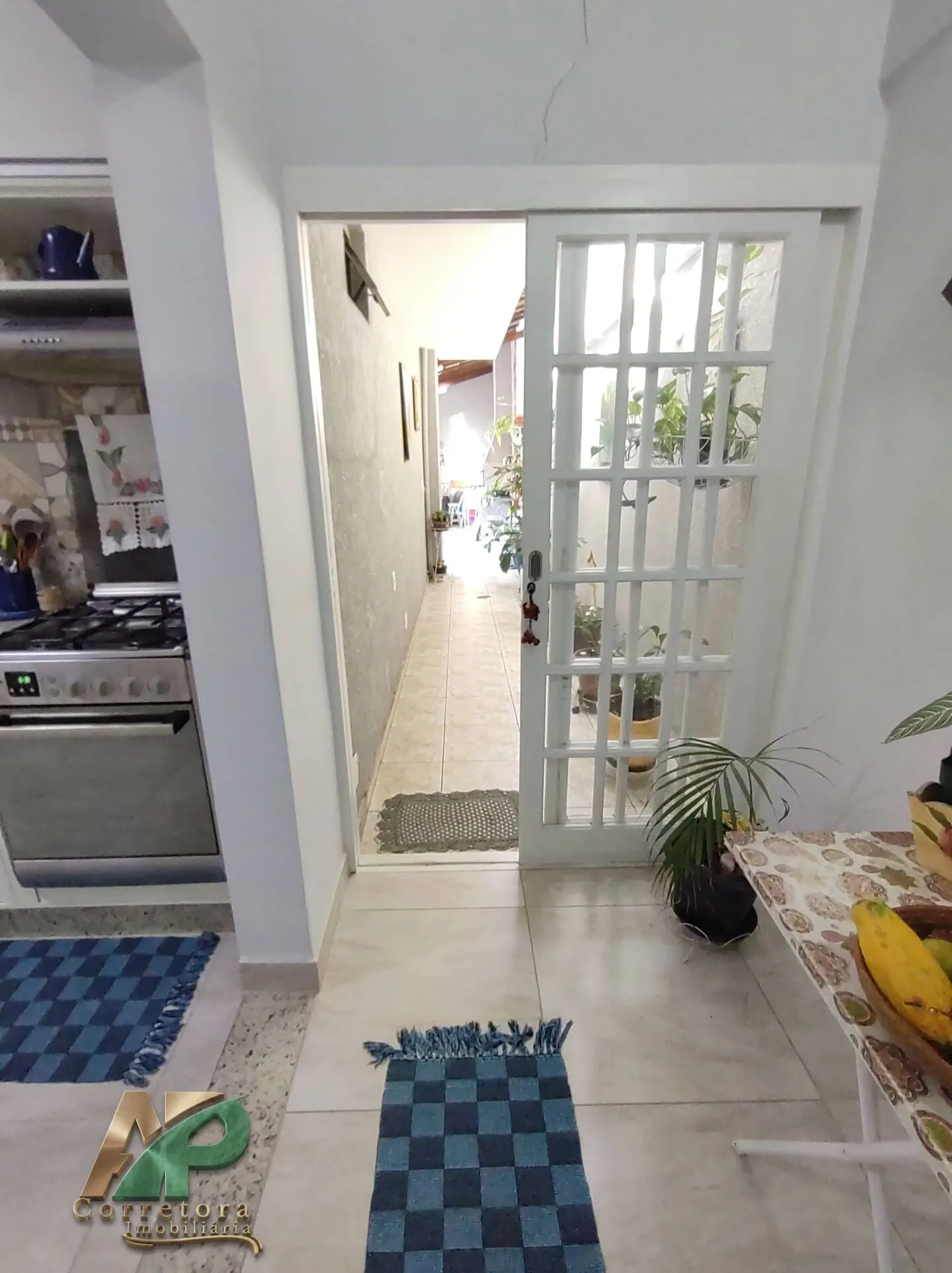 Imagem Casa à Venda em Taboão da Serra: 308m², 2 Vagas e Perto do Shopping