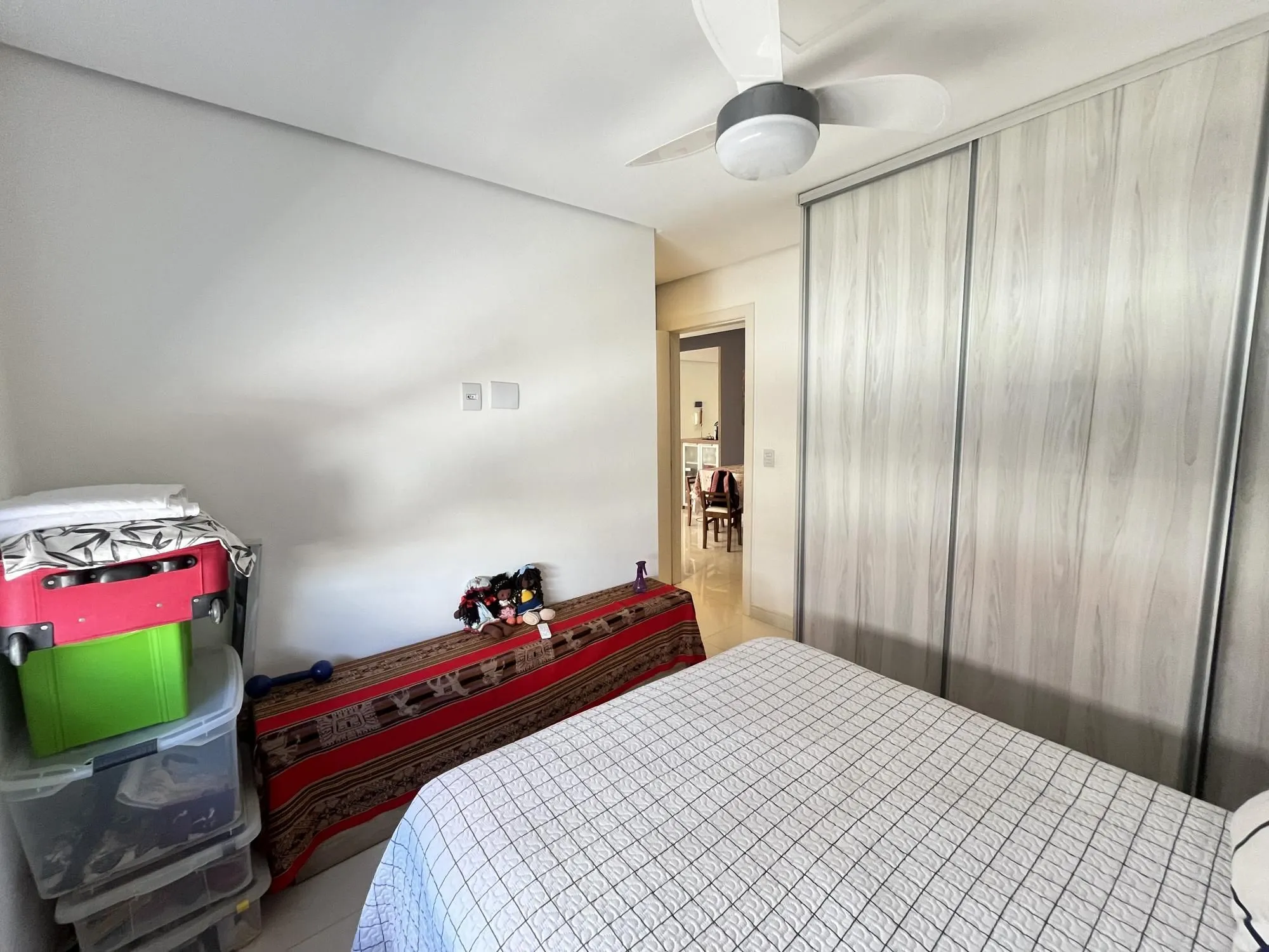 Imagem Apartamento de 2 quartos, suíte e 1 vaga de garagem no bairro Santana em POA/RS