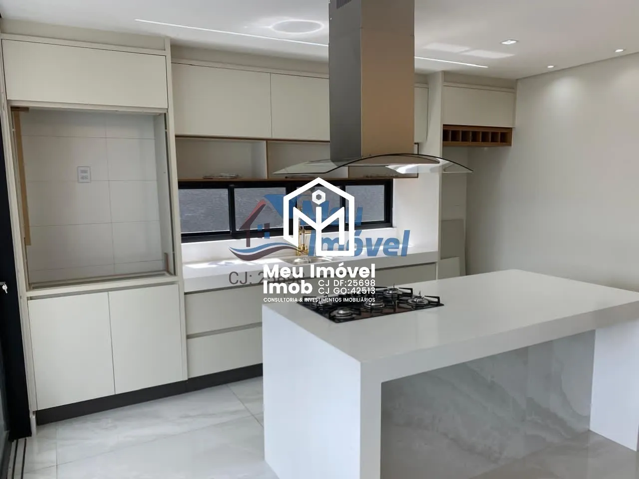 Imagem Casa 3 Quartos 3 Suítes 2 Vagas 255m² Piscina Closet