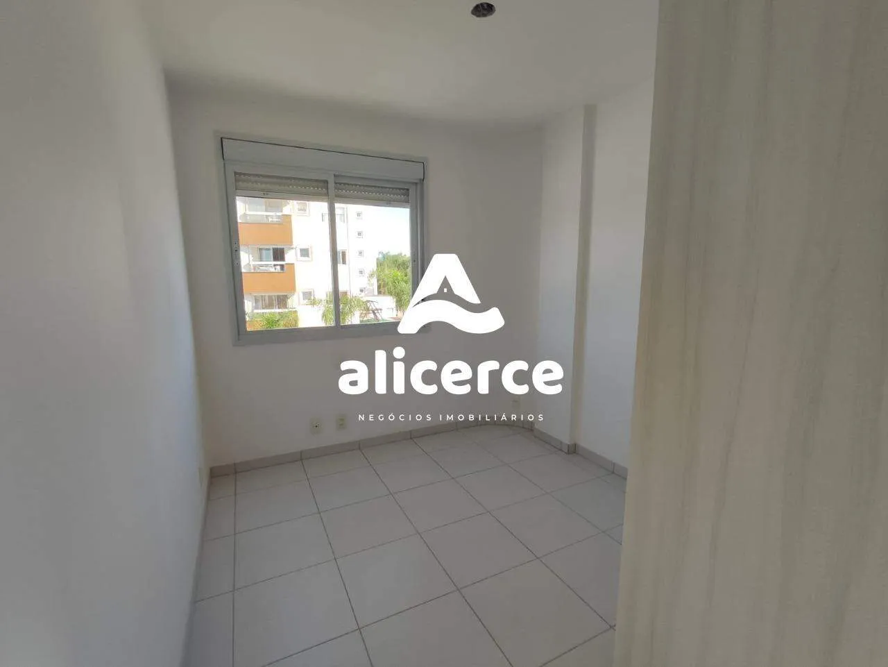 Imagem Apartamento à venda com 2 quartos 2 suítes, 63,94m² em Capoeiras Florianópolis